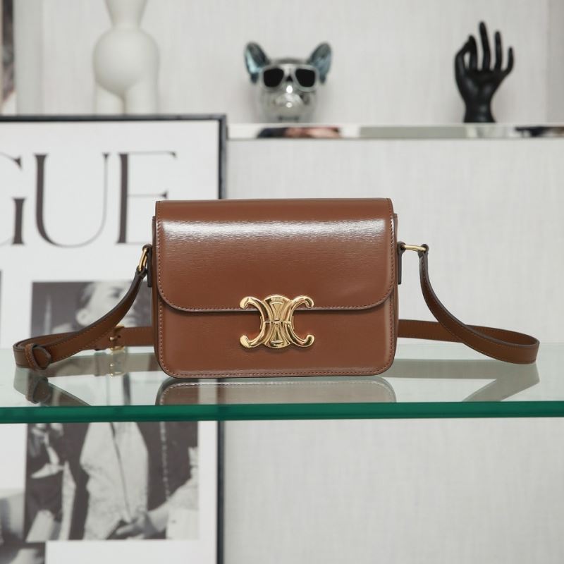 Ce1i*e triomphe bags